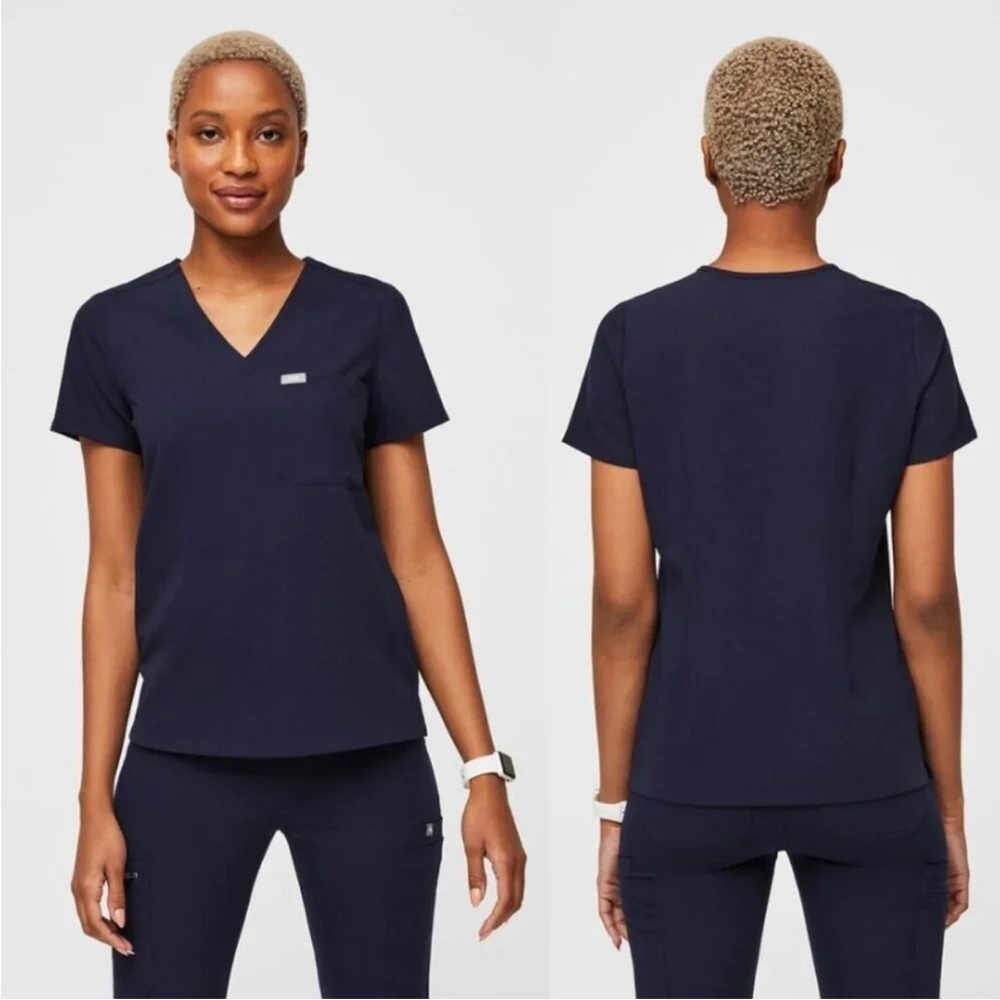 FIGS Catarina One Pocket Navy Scrubs Nursing Short Sleeve Top